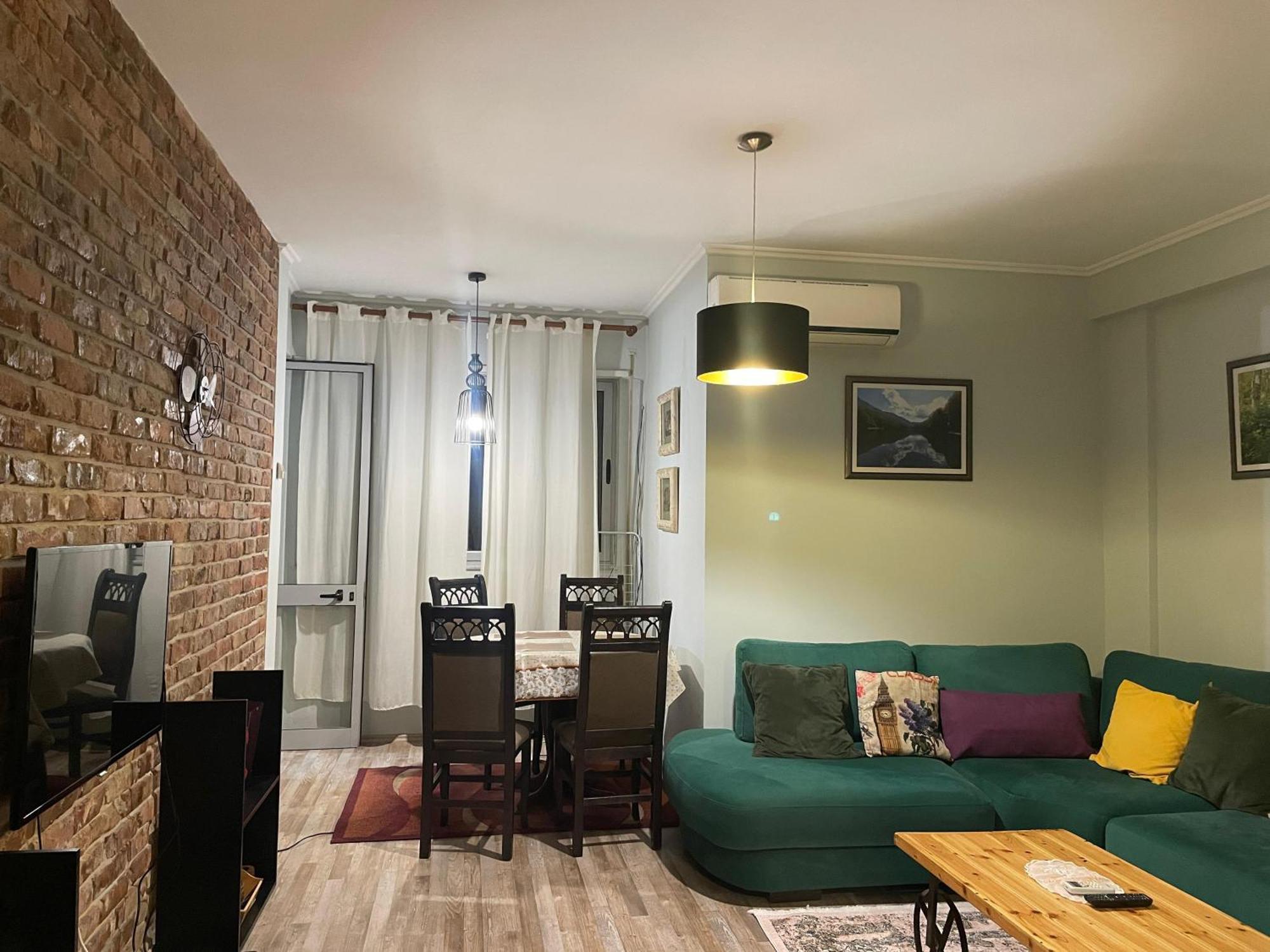Bricks Apartment Near Pazari I Ri تيرانا المظهر الخارجي الصورة