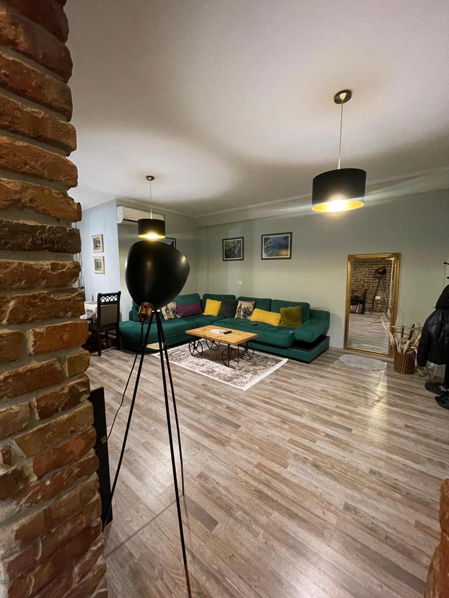 Bricks Apartment Near Pazari I Ri تيرانا المظهر الخارجي الصورة